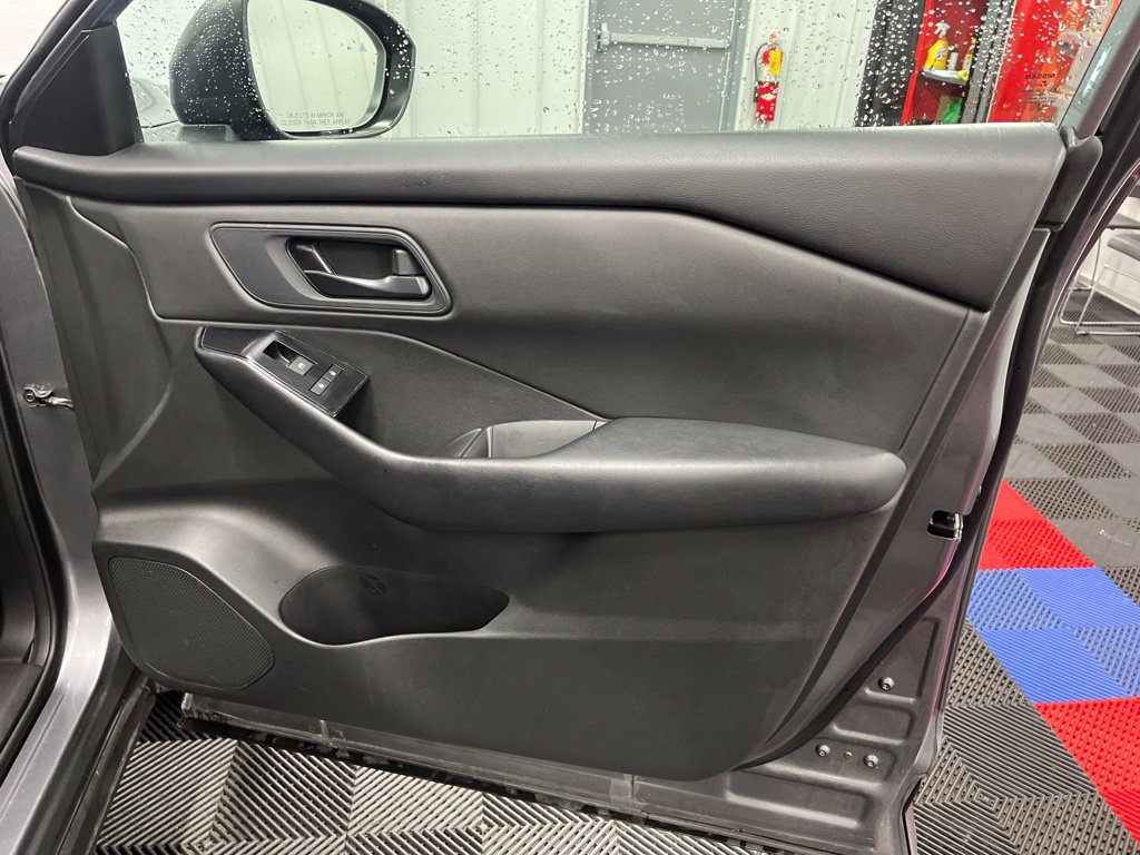 Used 2024 Nissan Rogue S AWD/4WD image 11