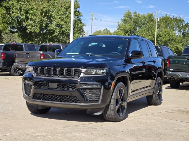 New 2027 Jeep Grand Cherokee Limited RWD image 2