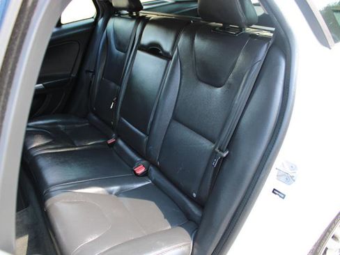 Used 2017 Volvo V60 T5 Premier w/ Convenience Package image 14