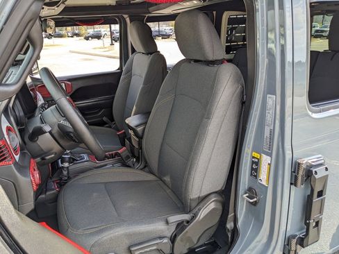 Used 2025 Jeep Wrangler Willys image 33