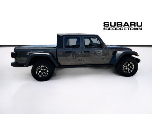 Used 2025 Jeep Gladiator Rubicon w/ Safety Group AWD/4WD image 8