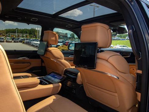 Used 2025 Jeep Grand Wagoneer L Series III w/ Rear Seat Video Group 1 AWD/4WD image 20