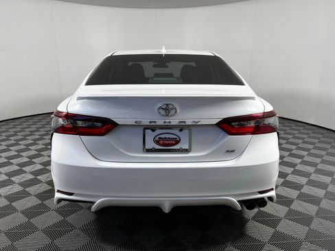 Used 2024 Toyota Camry SE image 6