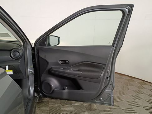 New 2025 Nissan Kicks Play S image 40