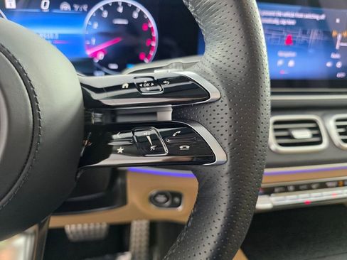Certified 2025 Mercedes-Benz GLS 450 4MATIC image 22