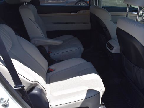 Used 2023 Hyundai Palisade Limited AWD/4WD image 18