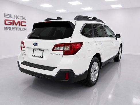 Used 2018 Subaru Outback 2.5i Premium AWD/4WD image 6