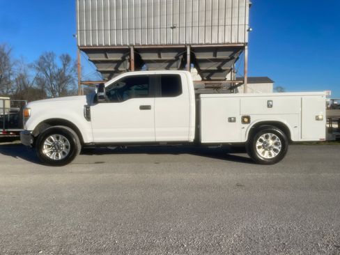 Used 2020 Ford F250 XL w/ STX Appearance Package image 2