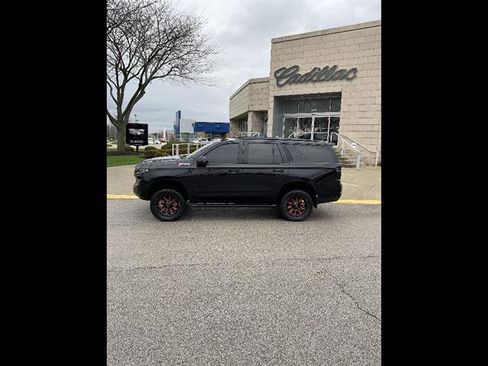 Used 2021 Chevrolet Tahoe Z71 w/ Z71 Signature Package AWD/4WD image 3