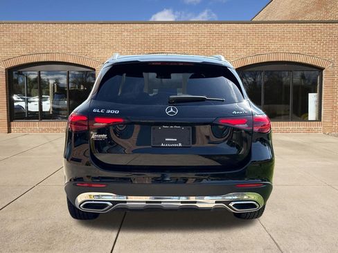 Used 2023 Mercedes-Benz GLC 300 4MATIC image 4