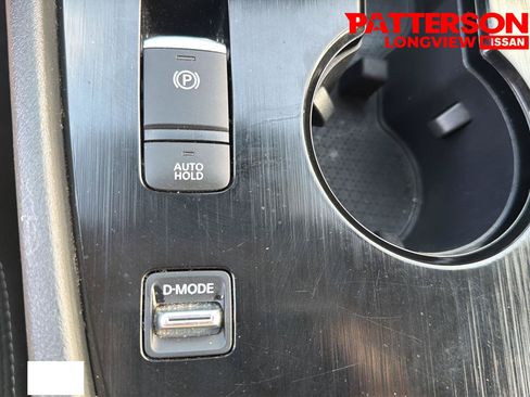 Used 2024 Nissan Rogue S FWD image 10