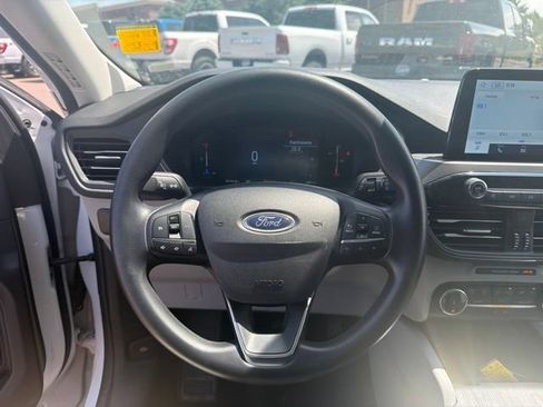 Used 2025 Ford Escape Active AWD/4WD image 17