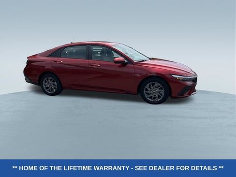 Used 2024 Hyundai Elantra SEL FWD image 2
