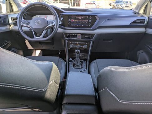 Used 2024 Volkswagen Taos SE image 19