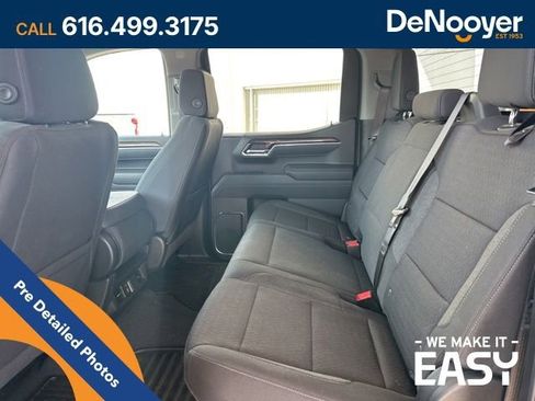 Used 2025 Chevrolet Silverado 1500 LT image 12