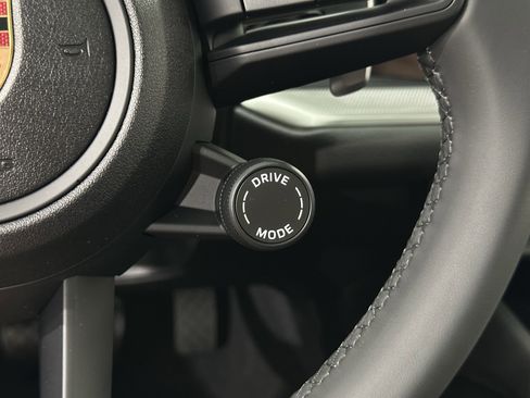 Certified 2025 Porsche Cayenne image 50