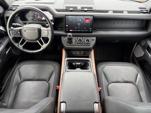 Used 2024 Land Rover Defender 130 X-Dynamic SE AWD/4WD image 18