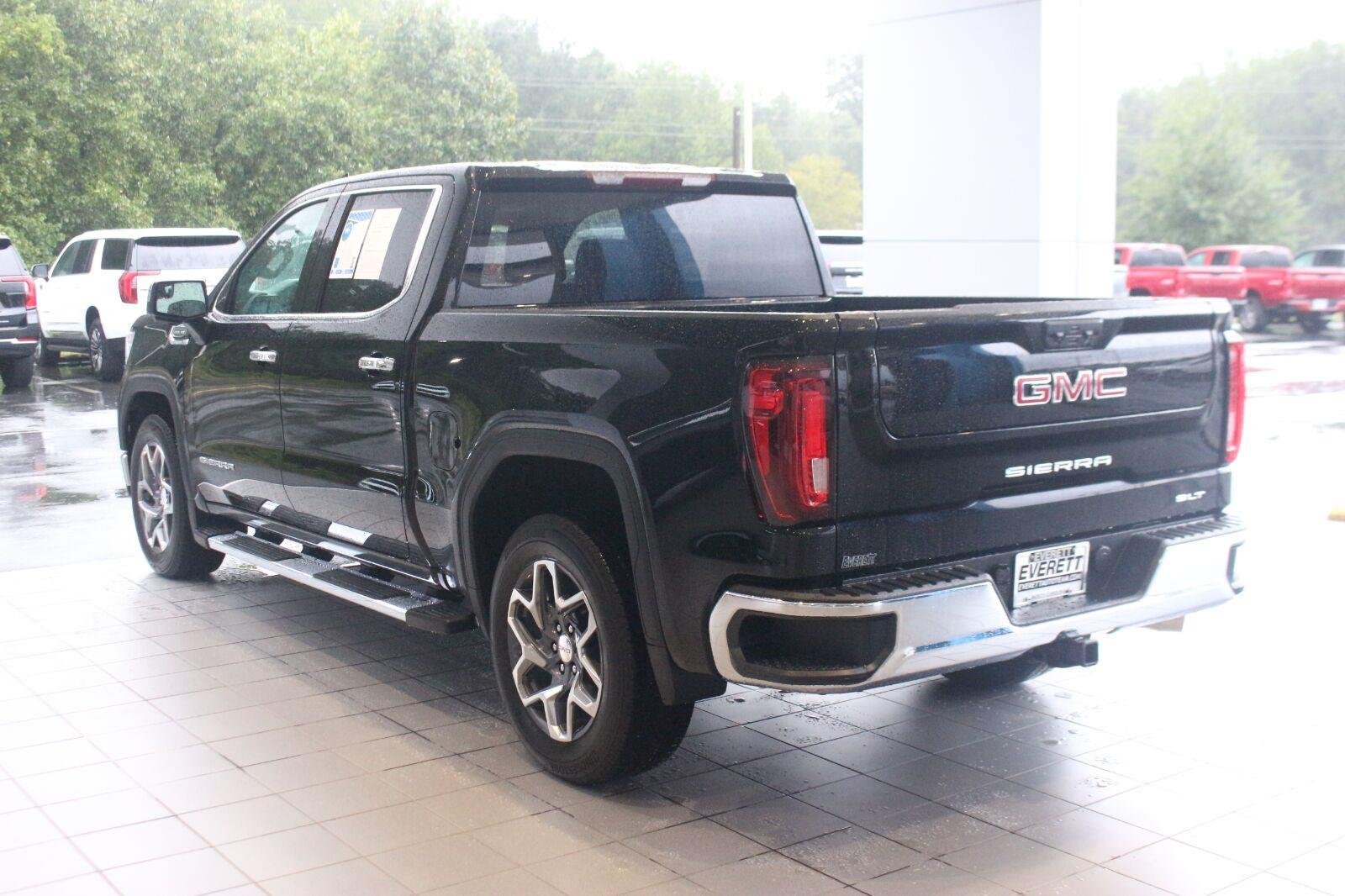 Used 2026 GMC Sierra 1500 SLT w/ SLT Premium Package RWD image 4