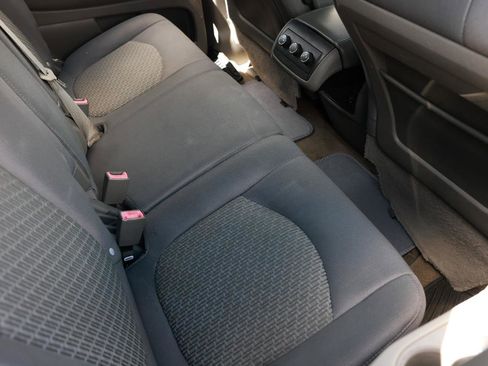 Used 2012 Chevrolet Traverse LS FWD image 12