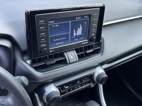 Certified 2021 Toyota RAV4 LE AWD/4WD image 17