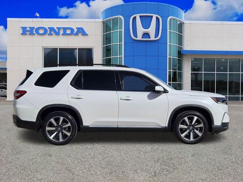 Used 2023 Honda Pilot Elite image 2