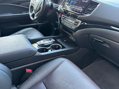 Certified 2025 Honda Ridgeline Black Edition image 15