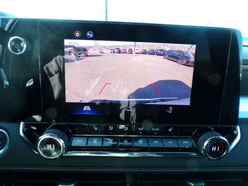 Used 2023 Chevrolet Colorado LT w/ LT Convenience Package II image 26