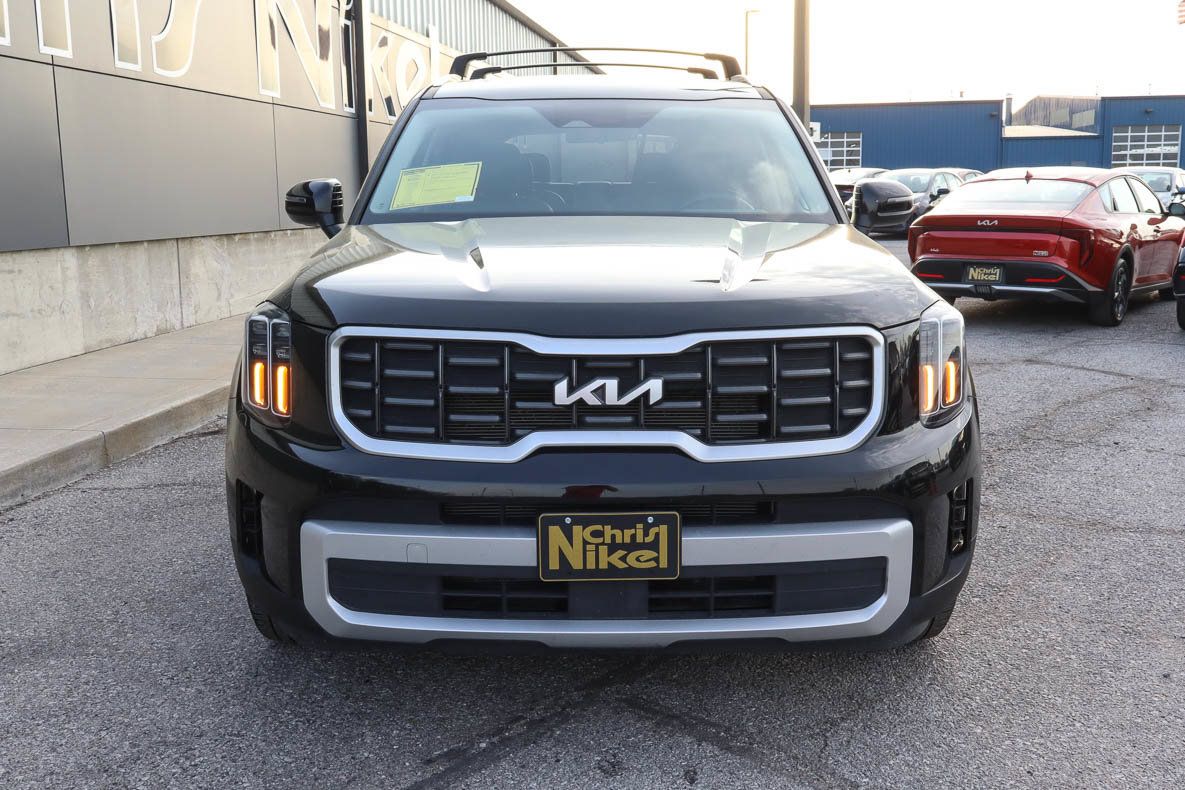 Used 2025 Kia Telluride S AWD/4WD image 2