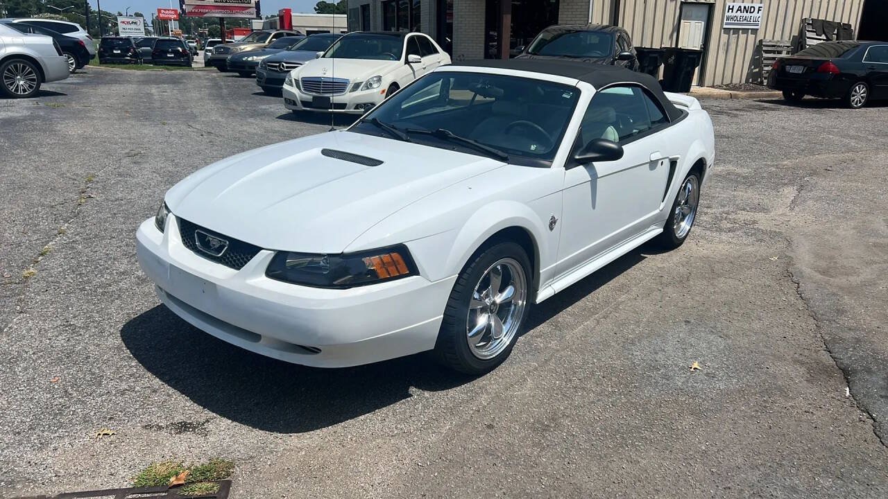 Used 1999 Ford Mustang Convertible RWD image 1