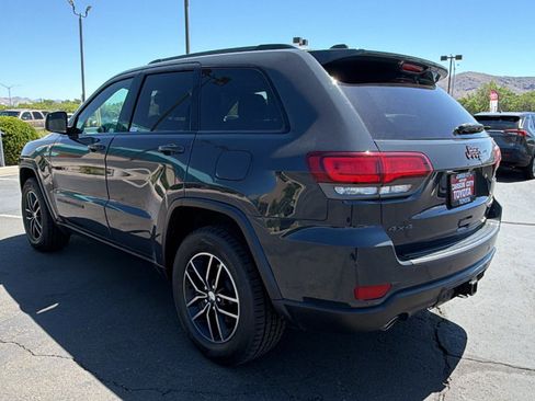 Used 2018 Jeep Grand Cherokee Trailhawk w/ Trailhawk Luxury Group AWD/4WD image 5