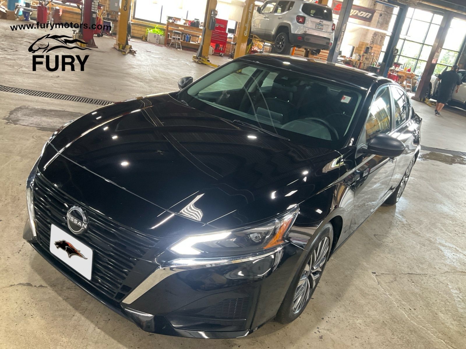Used 2025 Nissan Altima 2.5 SV FWD image 34