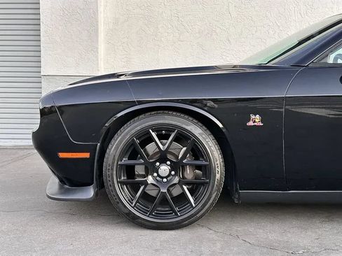 Used 2015 Dodge Challenger R/T Scat Pack w/ Driver Convenience Group RWD image 16
