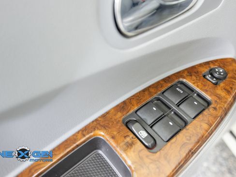 Used 2006 Buick LaCrosse CXL w/ Chrome Appearance Package FWD image 12