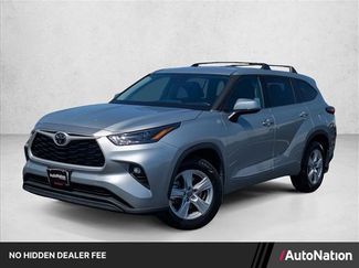 Used 2022 Toyota Highlander LE FWD video 1