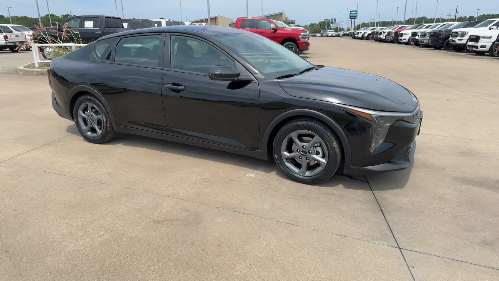Used 2025 Kia K4 FWD image 3