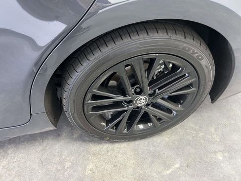 Used 2025 Toyota Camry SE w/ Convenience Package FWD image 9