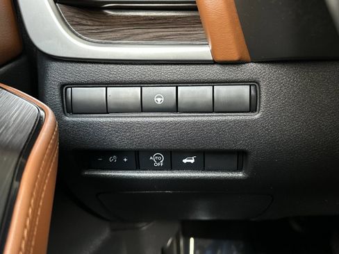 Used 2024 Nissan Rogue Platinum FWD image 28