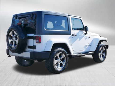 Used 2018 Jeep Wrangler Sahara w/ Connectivity Group image 7