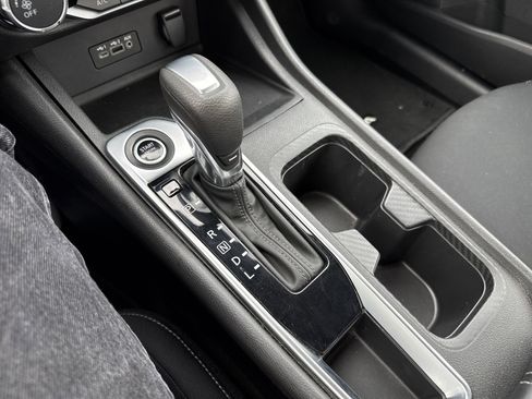 Used 2023 Nissan Sentra SV w/ Trunk Package image 23