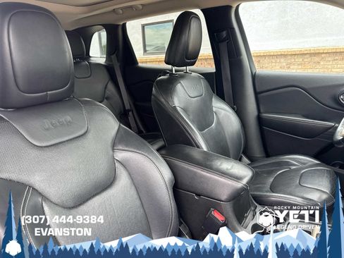 Used 2015 Jeep Cherokee Limited w/ Luxury Group AWD/4WD image 14
