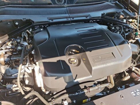 Certified 2023 Land Rover Defender 130 SE AWD/4WD image 26