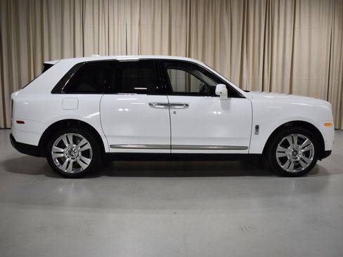 Certified 2024 Rolls-Royce Cullinan AWD/4WD image 8