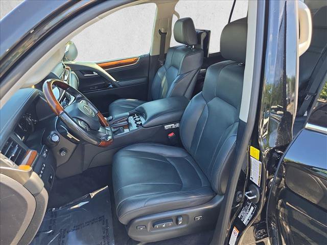 Used 2017 Lexus LX 570 4WD w/ Luxury Package image 15