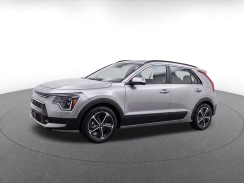 Used 2026 Kia Niro LX FWD image 3