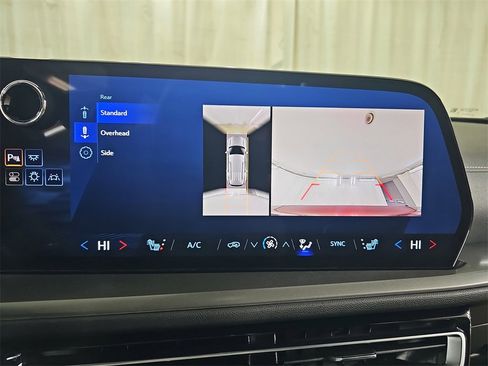 Certified 2024 Chevrolet Traverse LT image 29