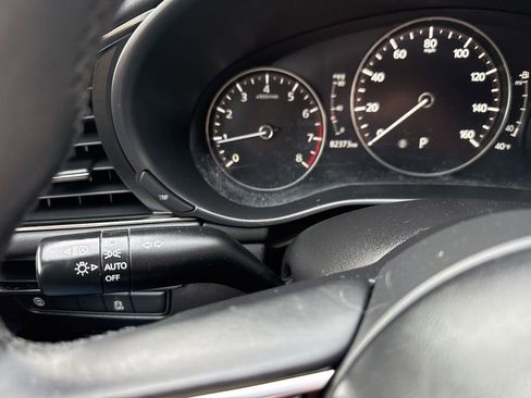 Used 2019 MAZDA MAZDA3 AWD Sedan w/ Preferred Package image 40