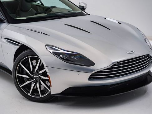 Used 2017 Aston Martin DB11 V12 RWD image 4