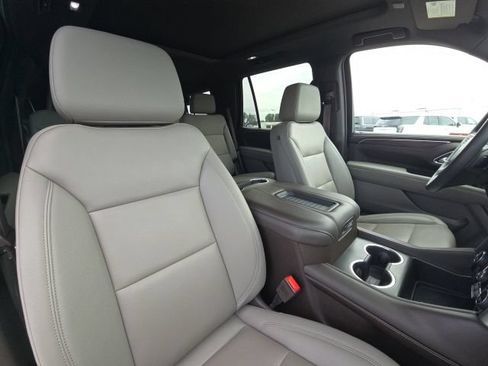 Used 2023 Chevrolet Tahoe Z71 w/ Z71 Off-Road Package AWD/4WD image 23