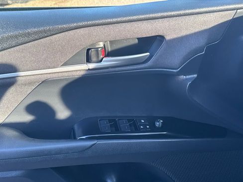 Used 2025 Toyota Camry LE image 32