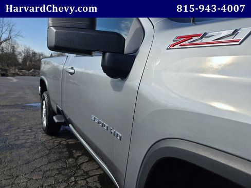 Used 2025 Chevrolet Silverado 3500 LT image 33